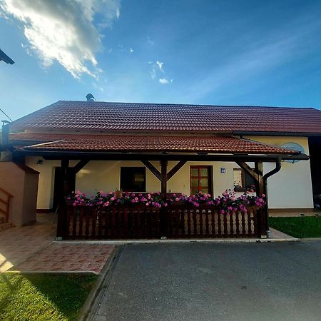 Guest House Gacka Rogic Otočac Exterior foto
